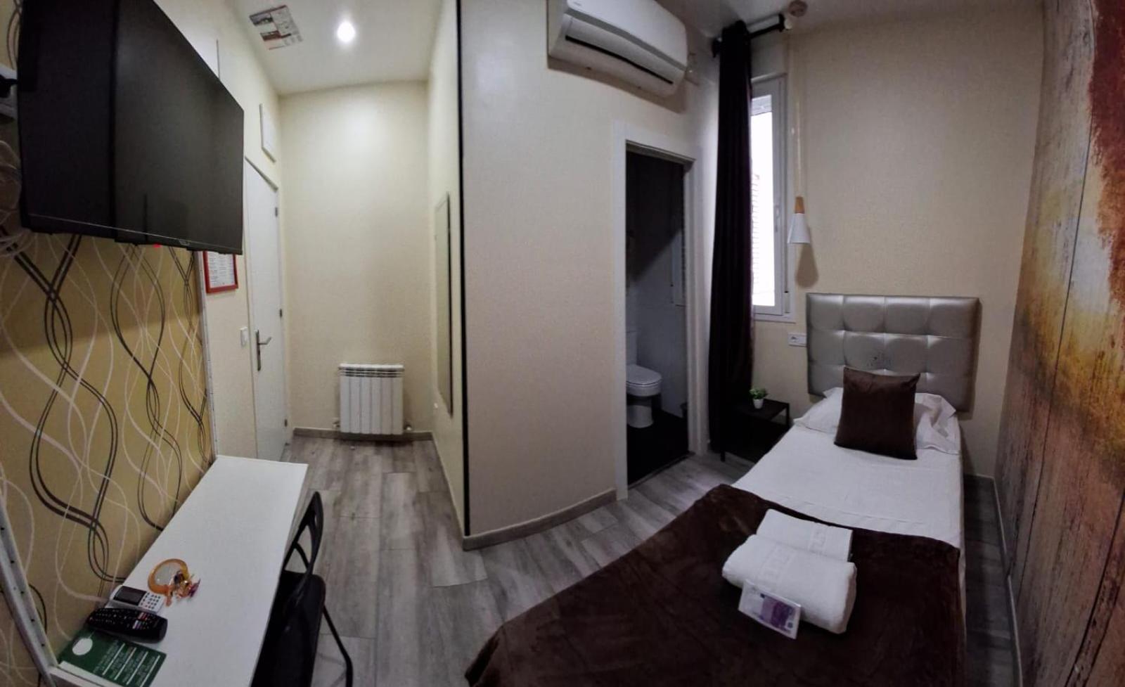 Ch Cruz Madrid Hotel Ngoại thất bức ảnh
