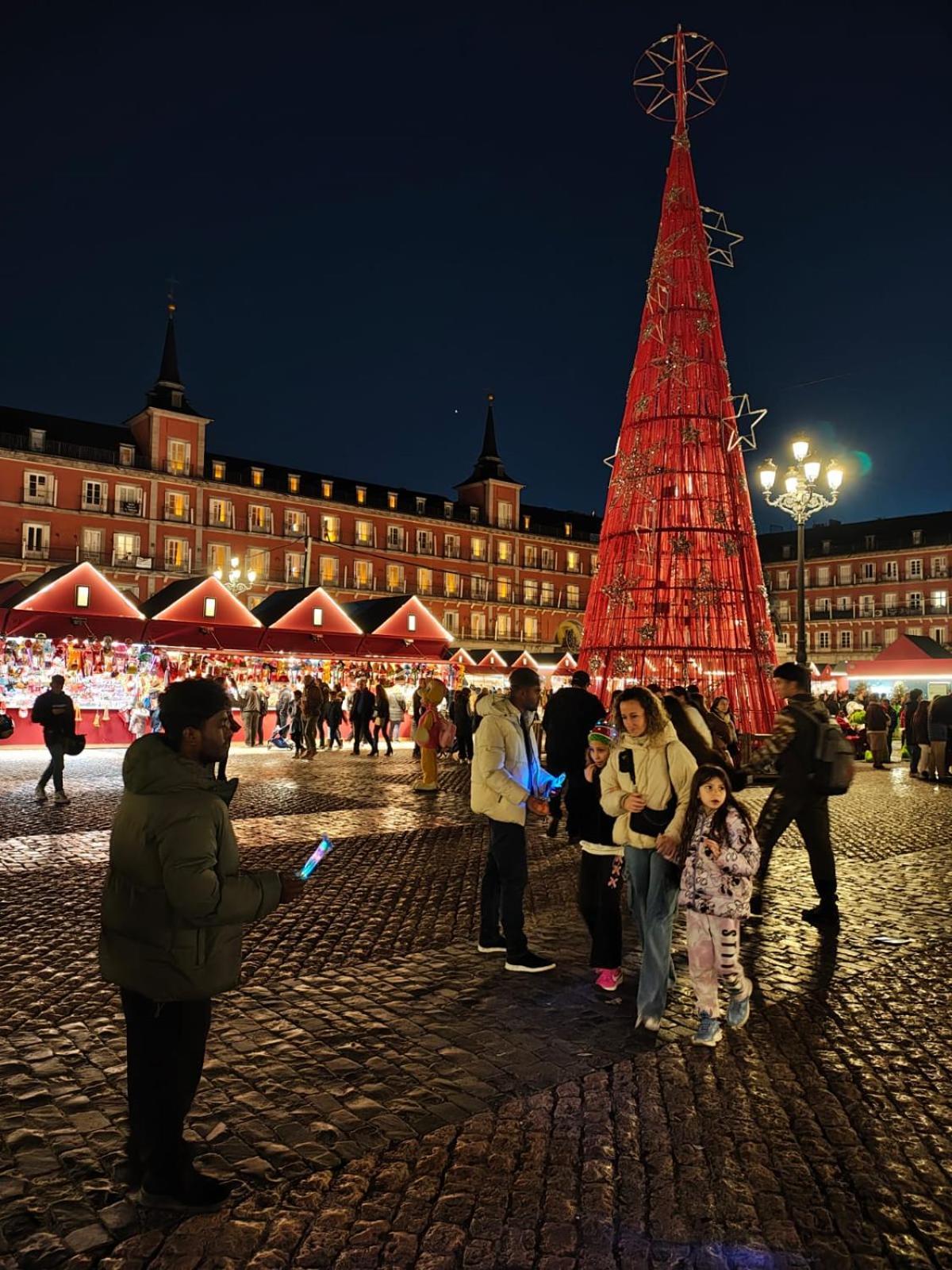 Ch Cruz Madrid Hotel Ngoại thất bức ảnh