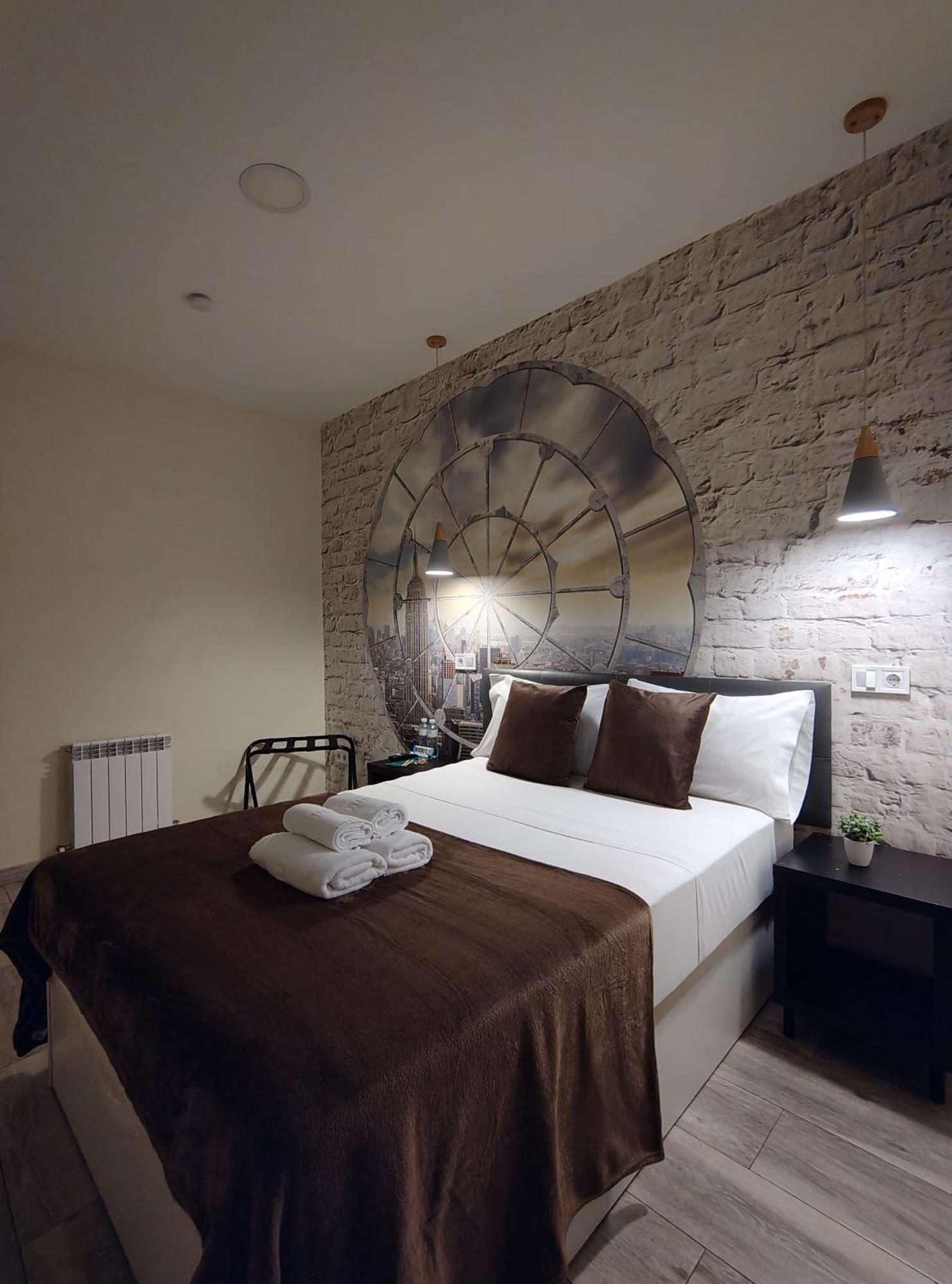 Ch Cruz Madrid Hotel Ngoại thất bức ảnh