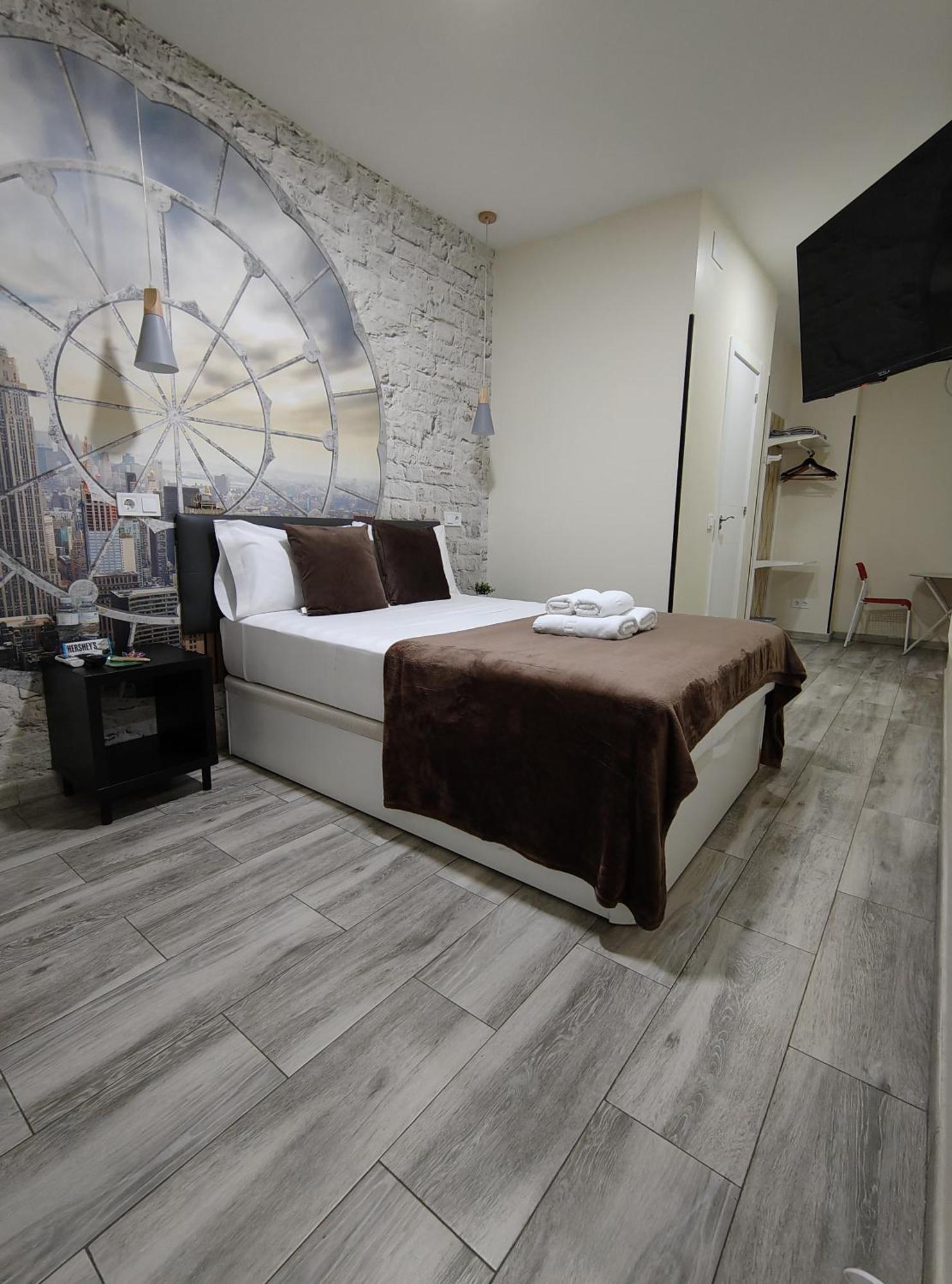 Ch Cruz Madrid Hotel Ngoại thất bức ảnh