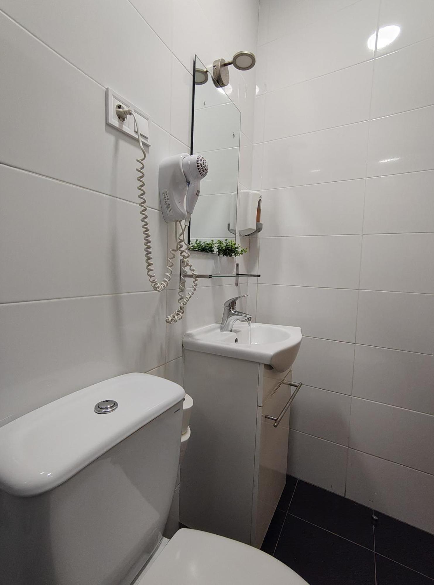 Ch Cruz Madrid Hotel Ngoại thất bức ảnh