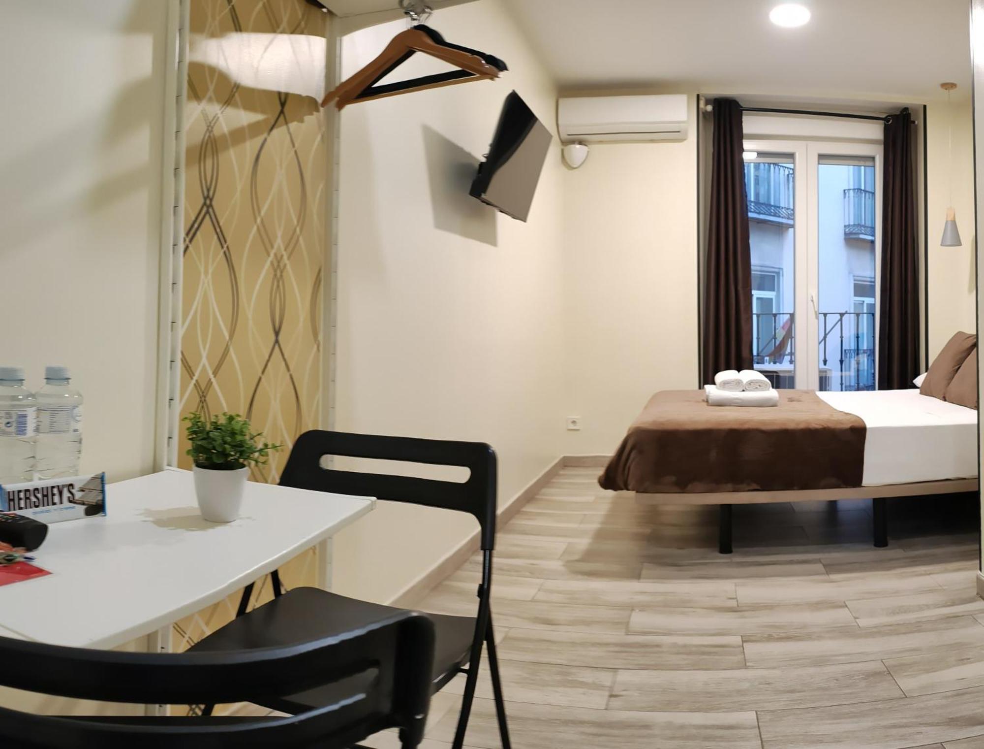 Ch Cruz Madrid Hotel Ngoại thất bức ảnh