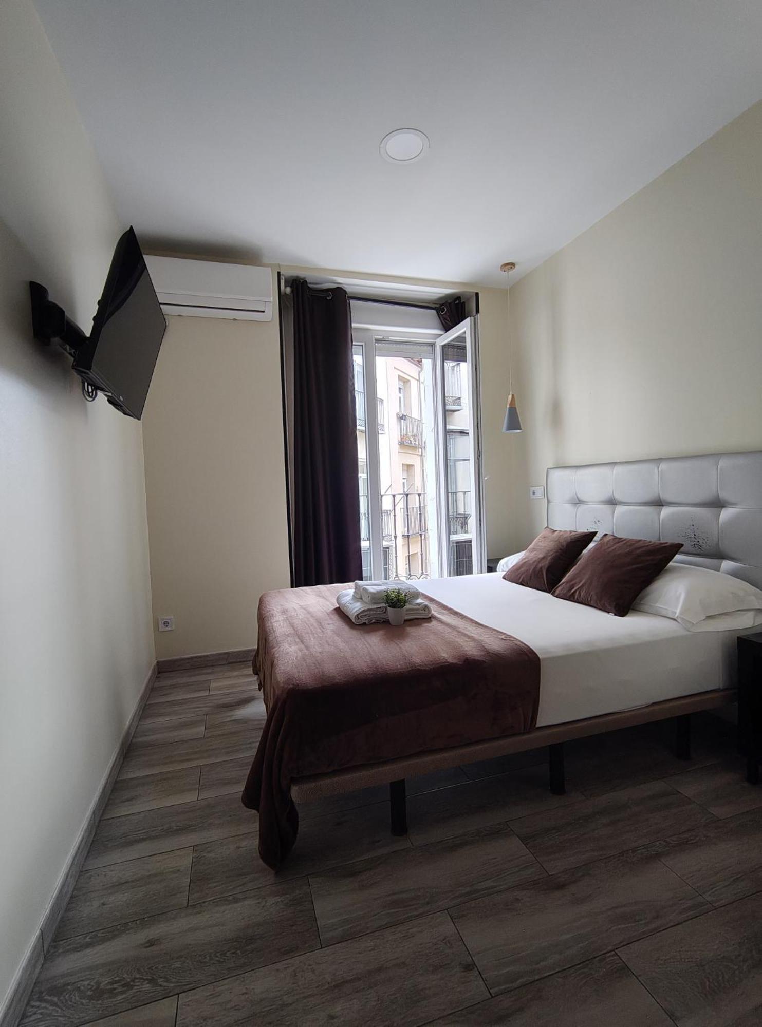 Ch Cruz Madrid Hotel Phòng bức ảnh